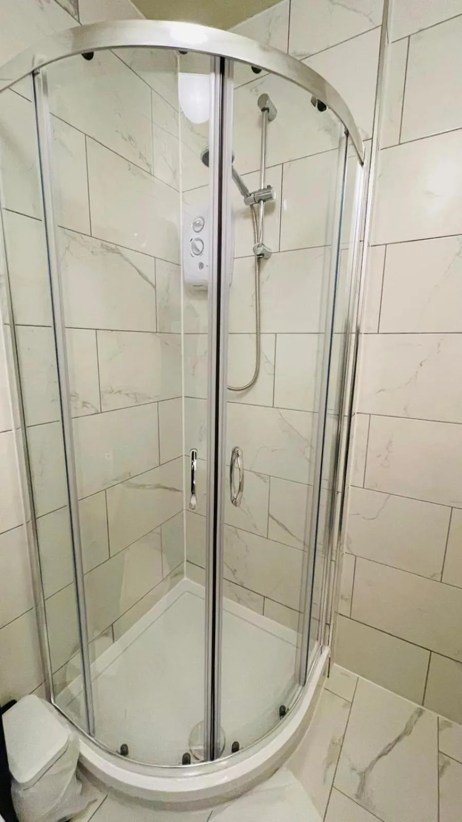 Shower in Eurobar & Hotel