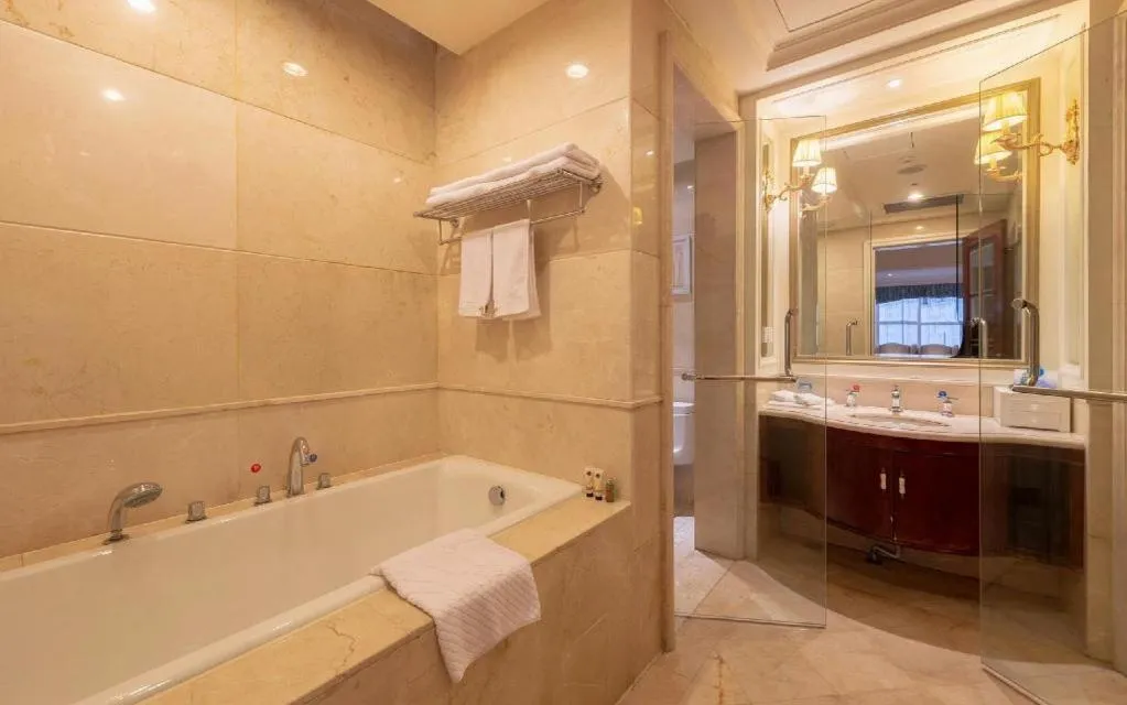 Zhengzhou Yiquan International Hotel