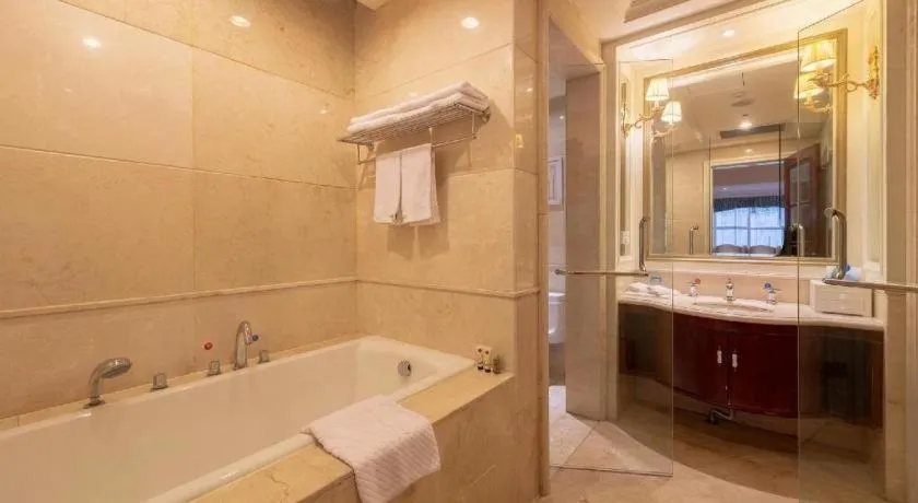 Zhengzhou Yiquan International Hotel