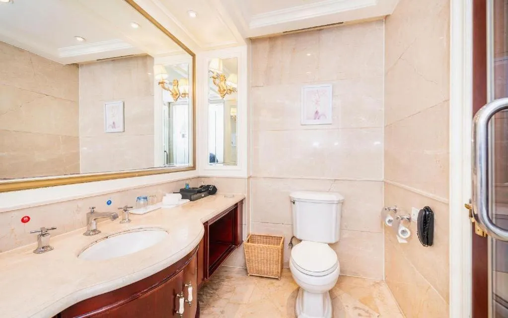 Zhengzhou Yiquan International Hotel