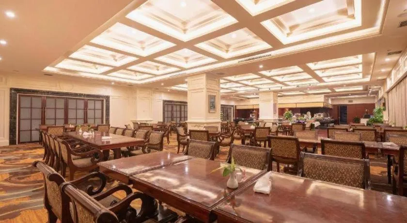 Zhengzhou Yiquan International Hotel