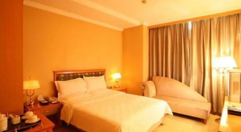 Bed in Jincheng Pacific Hotel