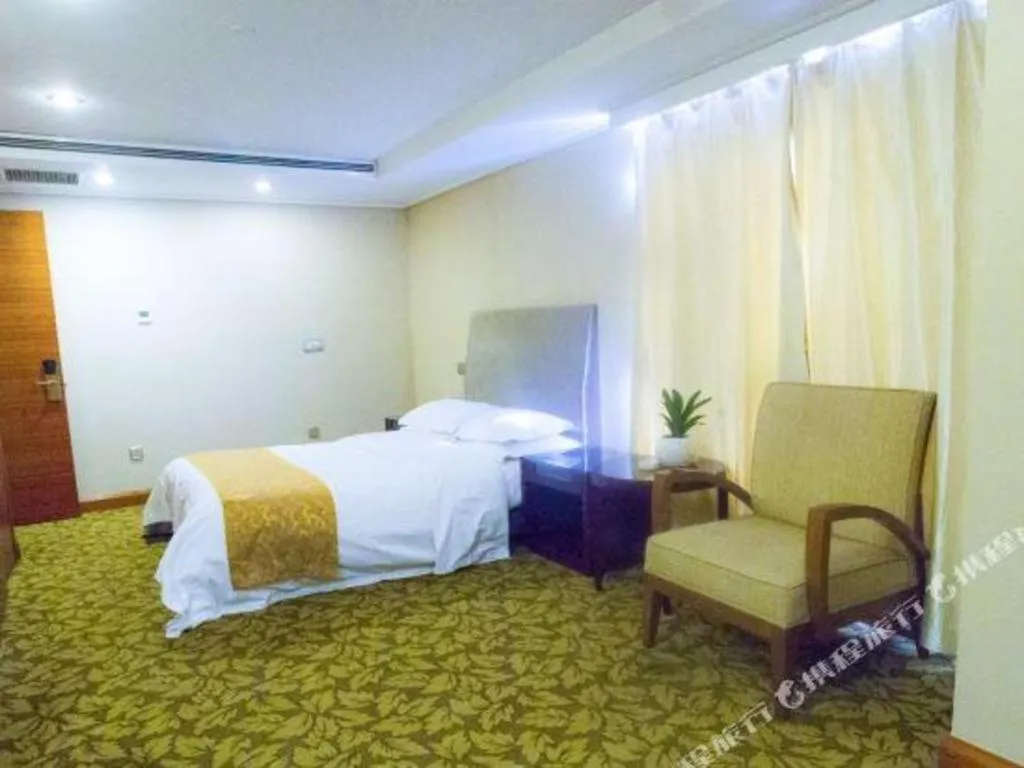 Bed in Jincheng Pacific Hotel