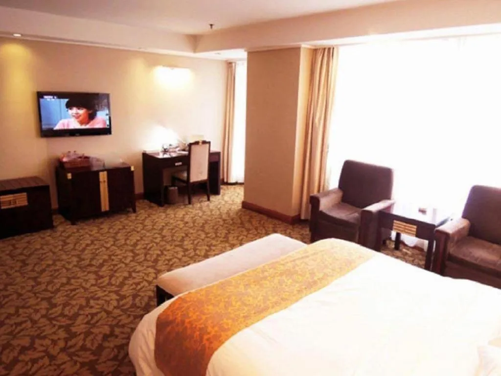 Bed in Jincheng Pacific Hotel