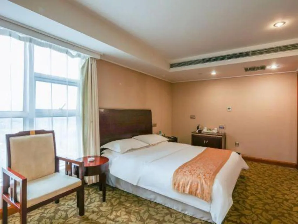 Bed in Jincheng Pacific Hotel