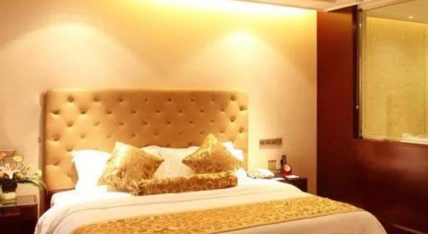 Bed in Jincheng Pacific Hotel