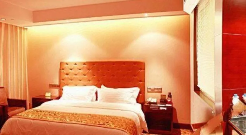 Bed in Jincheng Pacific Hotel
