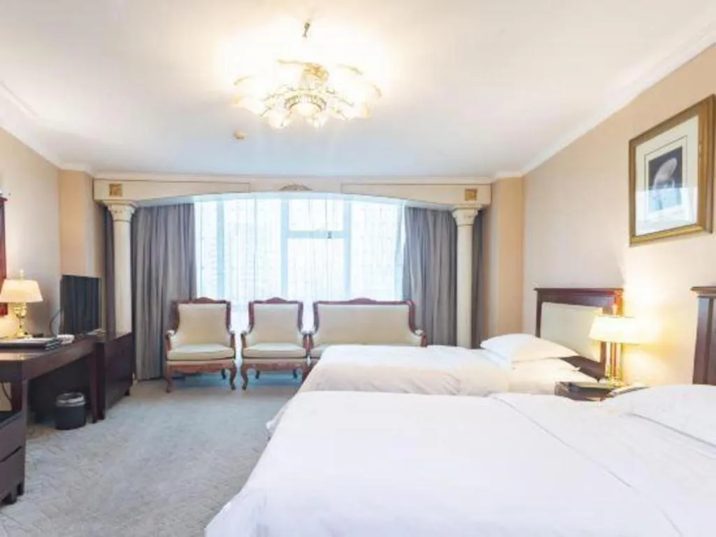 Bed in Jincheng Pacific Hotel