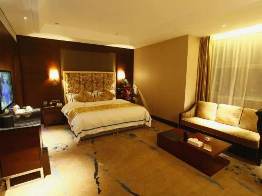 Bed in Jincheng Pacific Hotel
