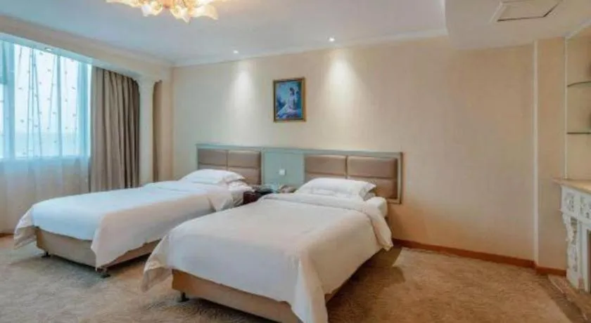 Bed in Jincheng Pacific Hotel