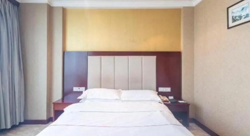 Bed in Jincheng Pacific Hotel