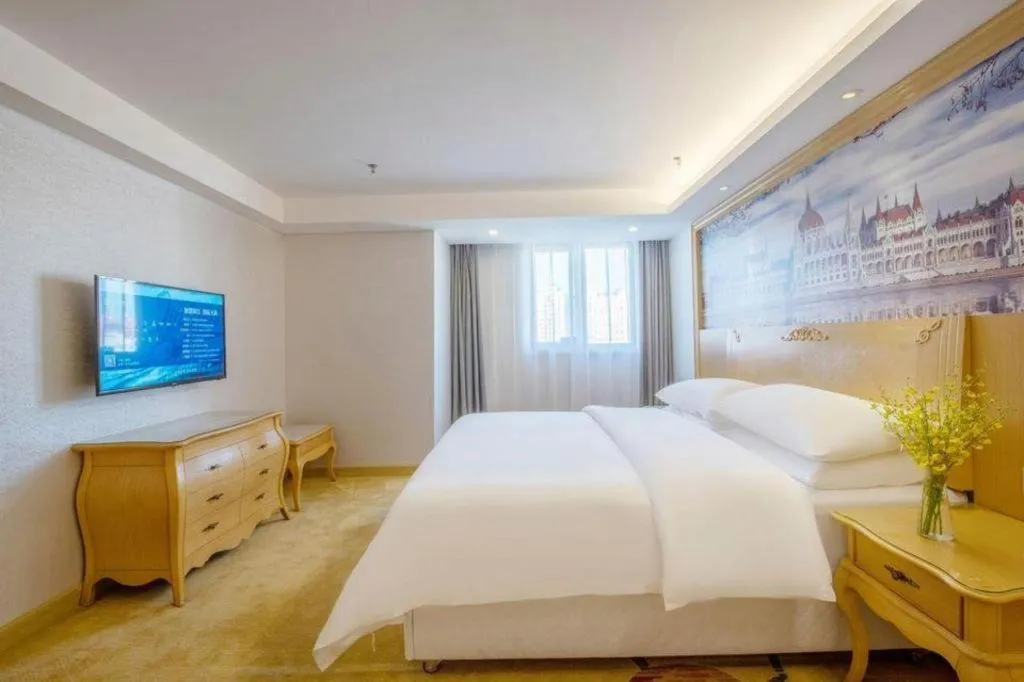 Bed in Guangna Hotel