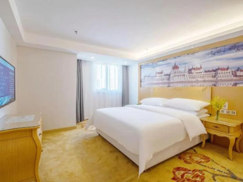 Bed in Guangna Hotel