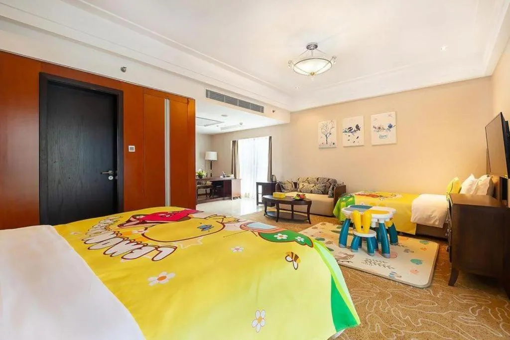 Bed in Qingdao Haidu Hotel