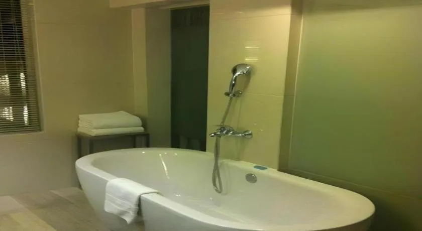 Grand Metropark Hotel Qingdao