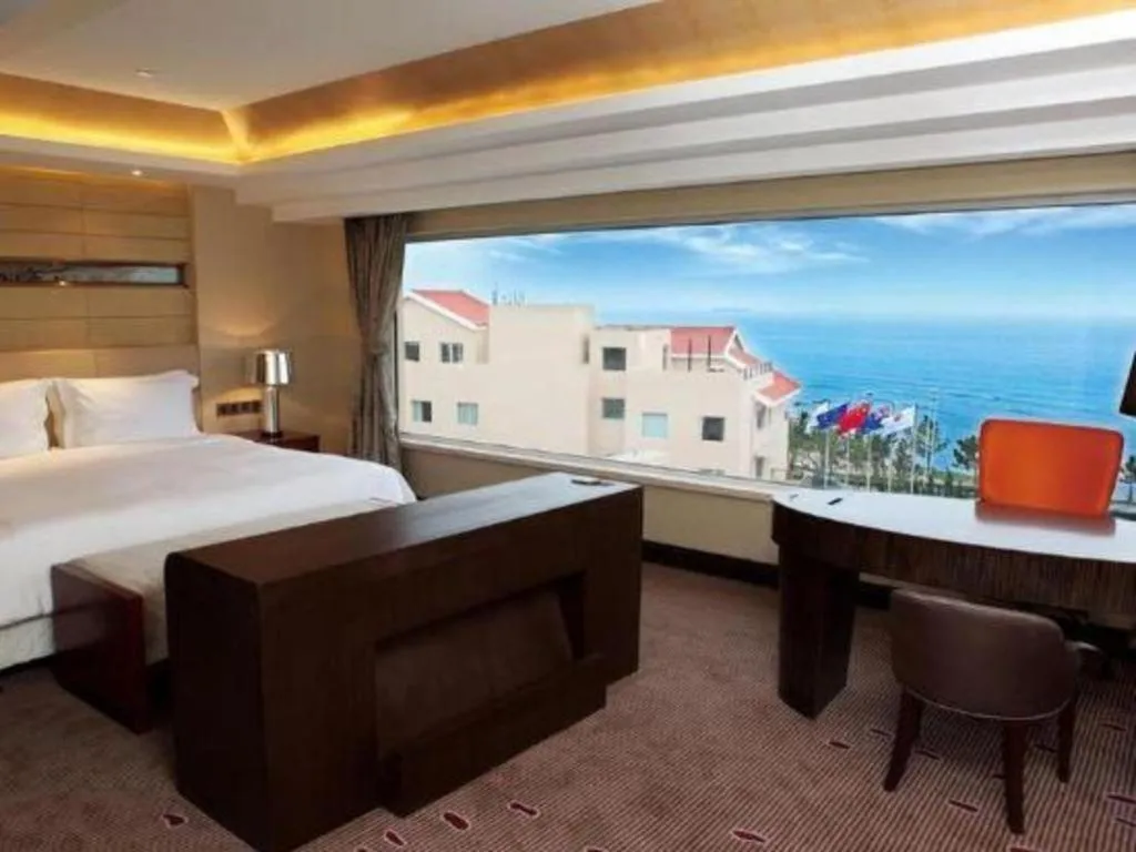 Bed in Grand Metropark Hotel Qingdao