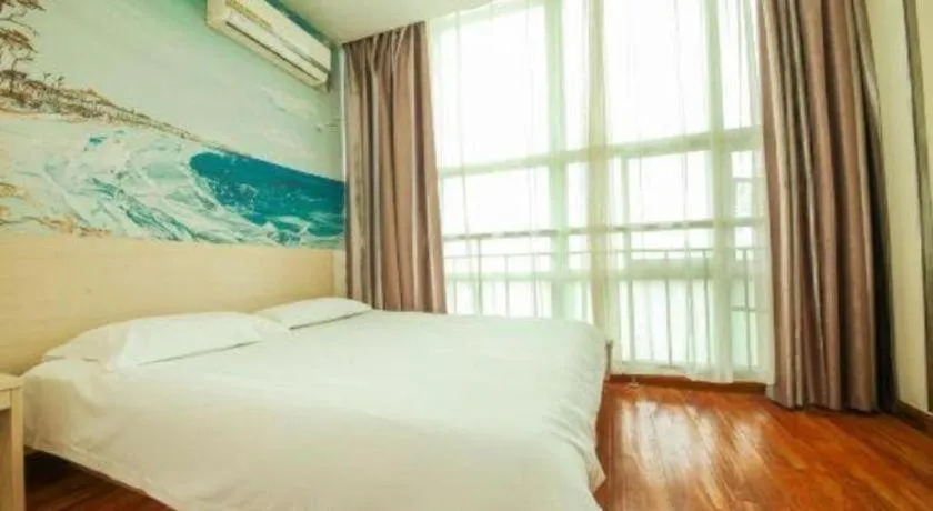 Bed in Super 8 Hotel Jinan Railway Station Square