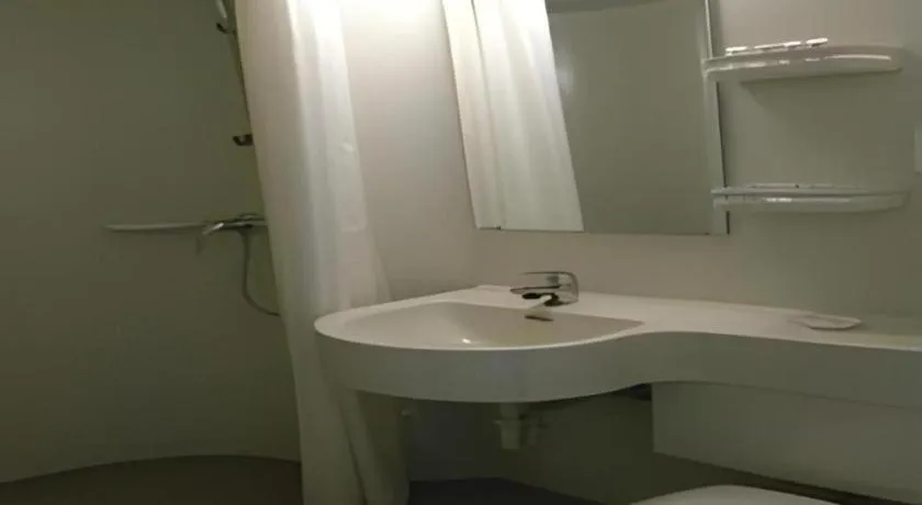 Super 8 Hotel Jinan Railway Station Square