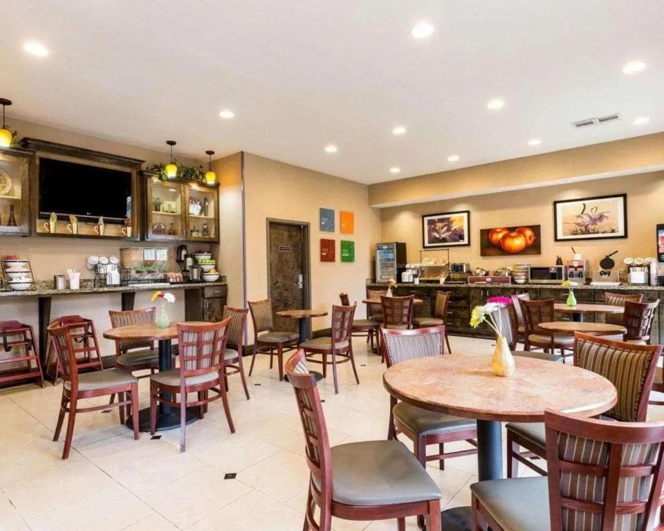 Comfort Inn & Suites Winnie