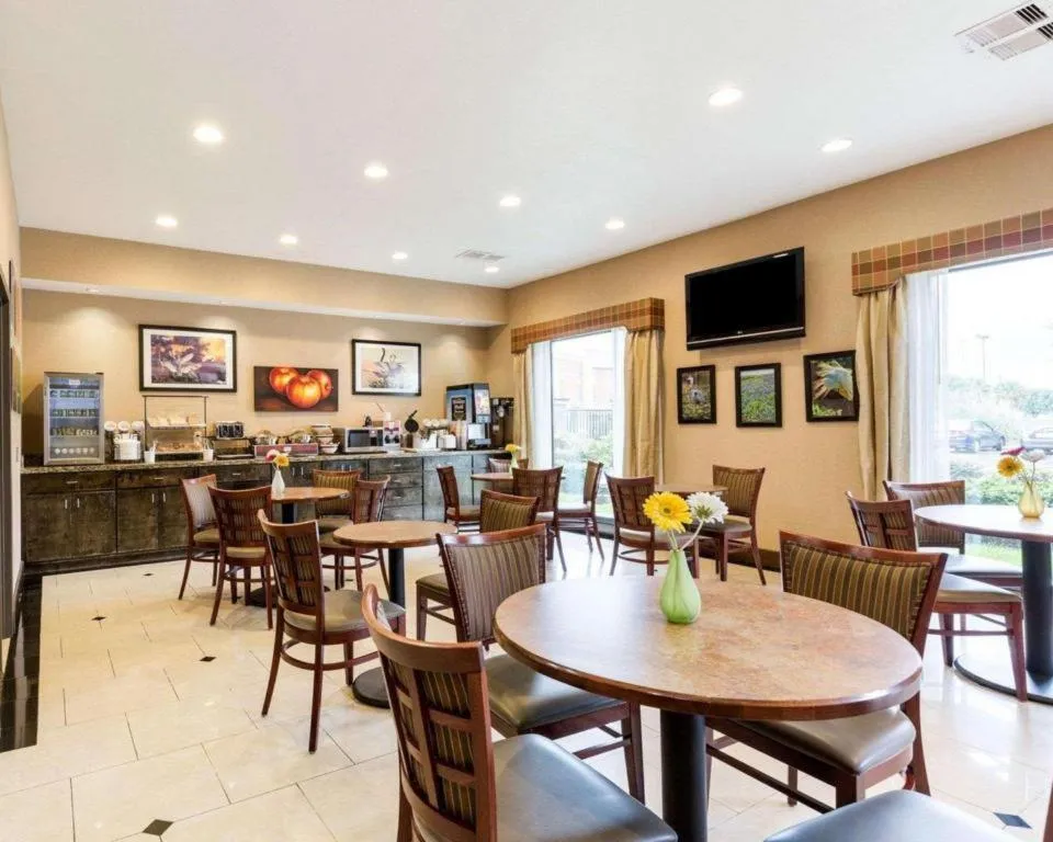 Comfort Inn & Suites Winnie