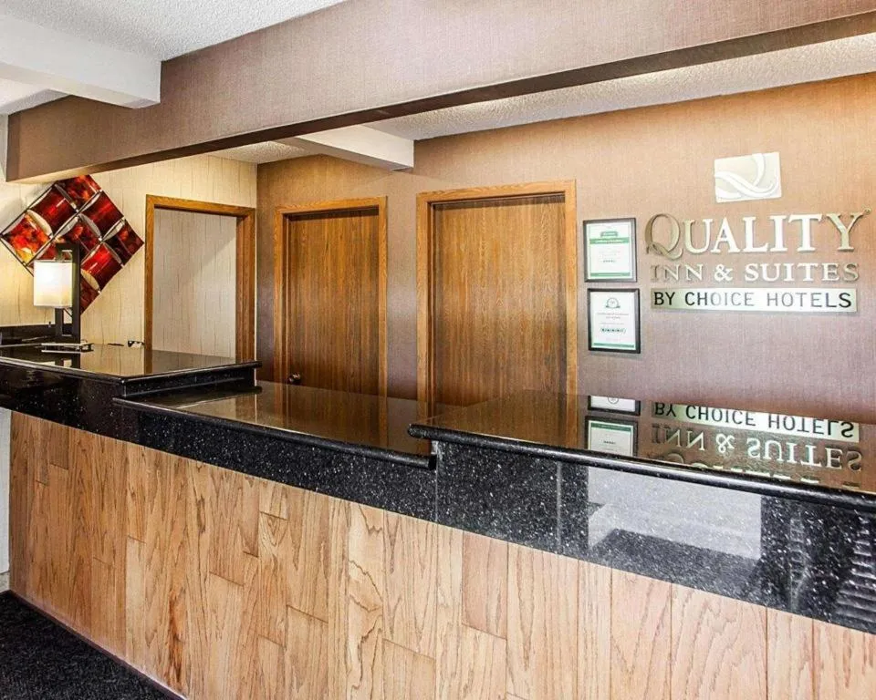 Quality Inn & Suites Davenport near I-80