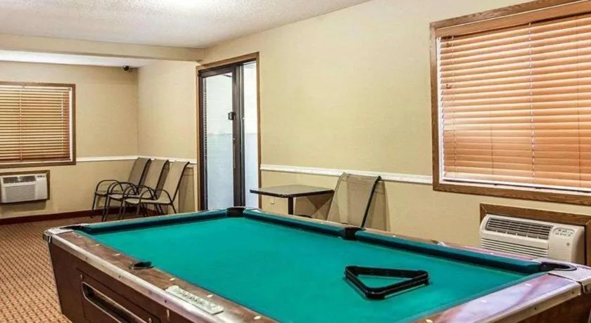 Quality Inn & Suites Davenport near I-80