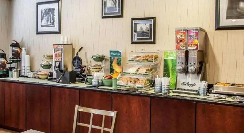 Quality Inn & Suites Davenport near I-80