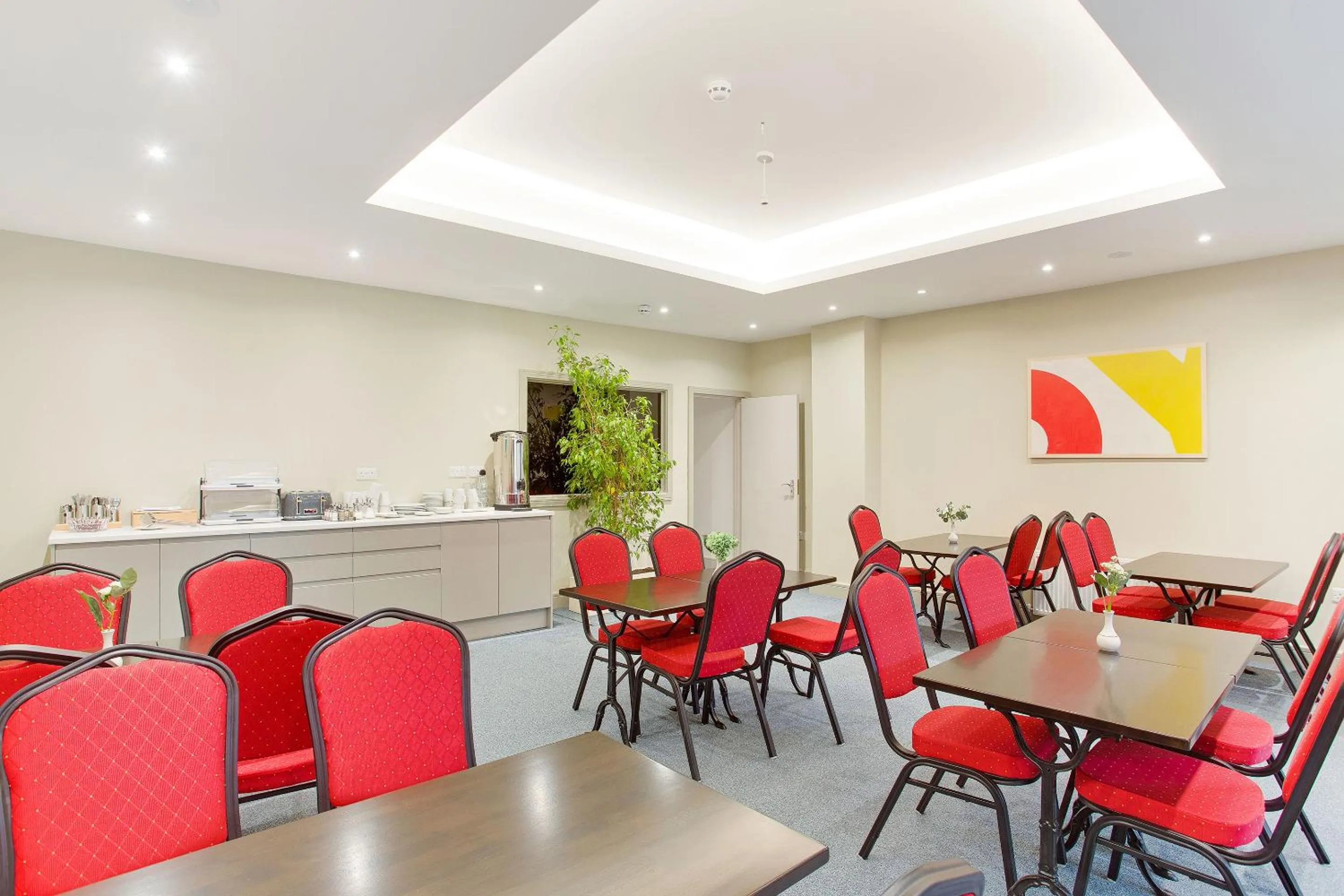 Dining area in Civic Hotel