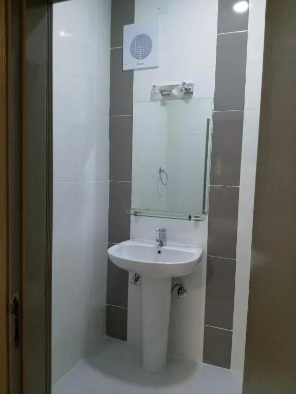 Sovereign Hotel - Marriage Certificate Required