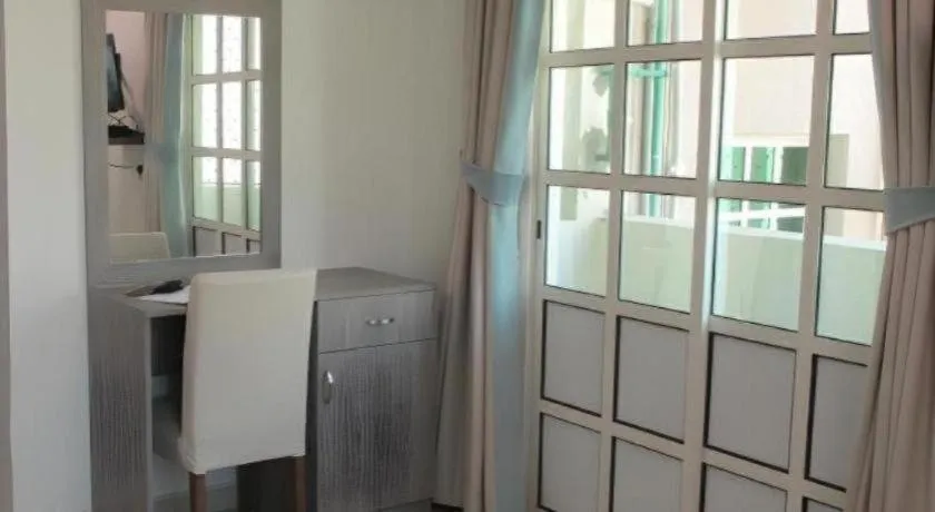 Sovereign Hotel - Marriage Certificate Required