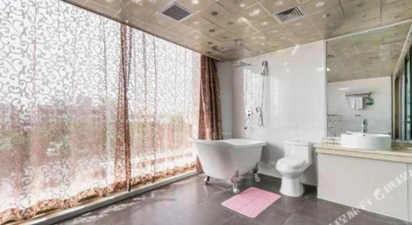 Aksu Pudong Holiday Hotel