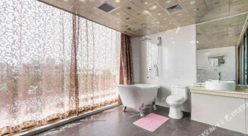 Aksu Pudong Holiday Hotel