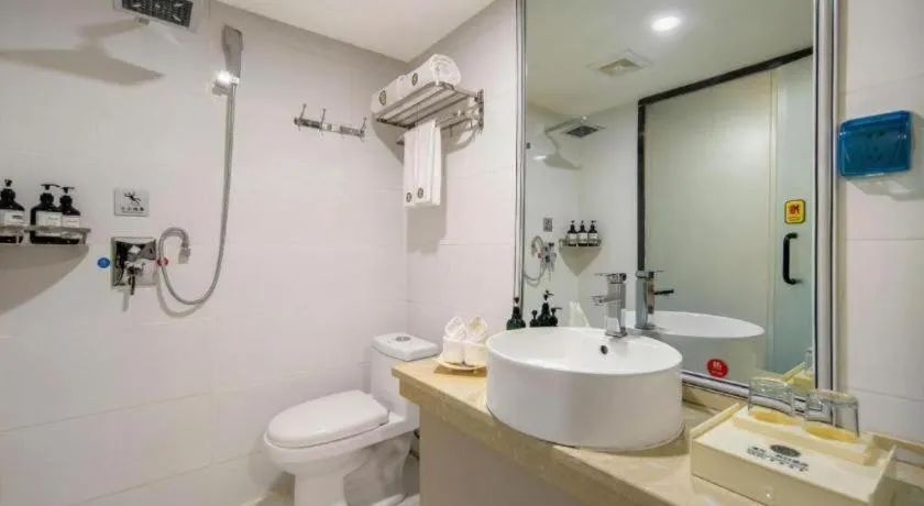 Aksu Pudong Holiday Hotel