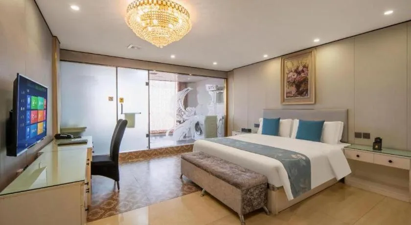 Bed in Aksu Pudong Holiday Hotel