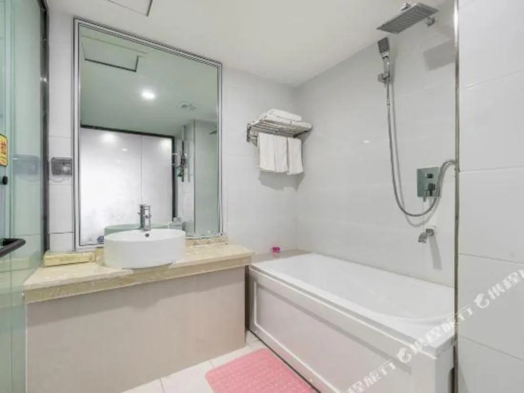 Aksu Pudong Holiday Hotel