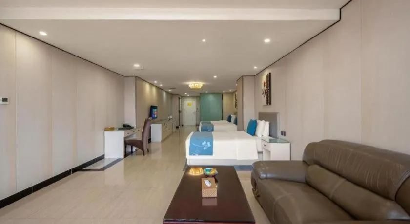 Aksu Pudong Holiday Hotel