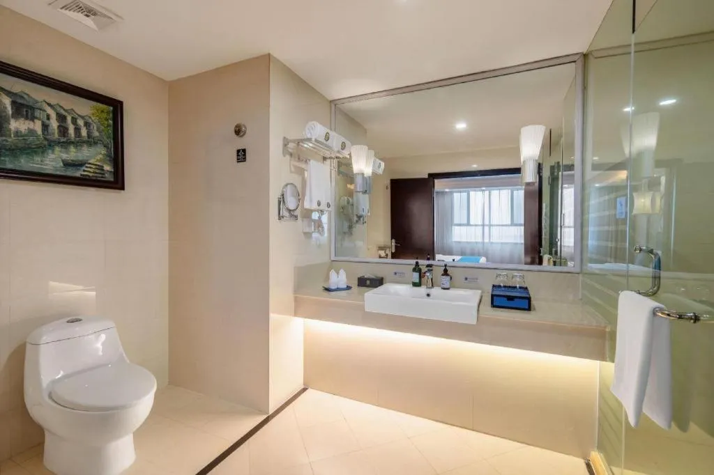 Aksu Pudong Holiday Hotel