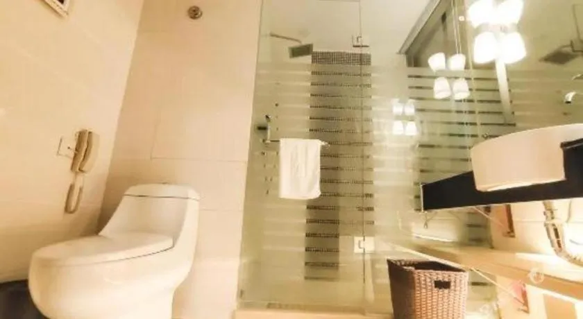 Aksu Pudong Holiday Hotel