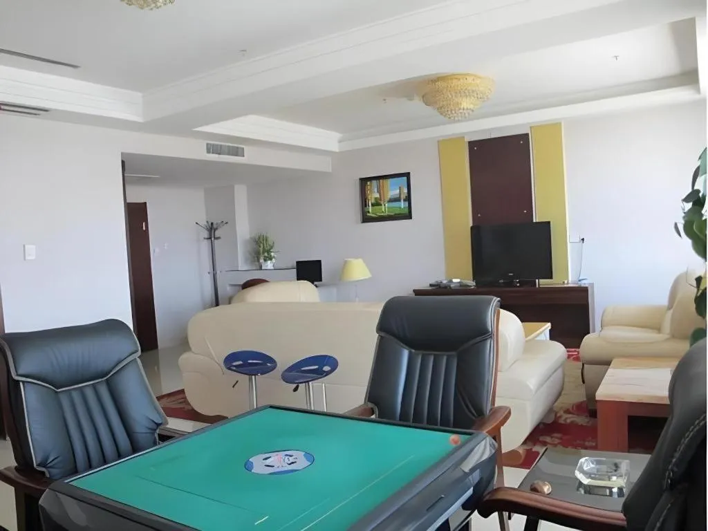 Aksu Pudong Holiday Hotel