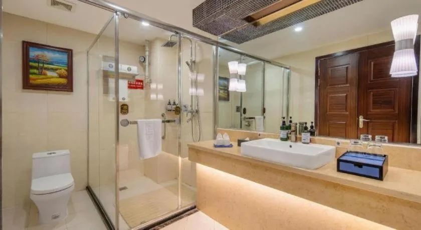 Aksu Pudong Holiday Hotel