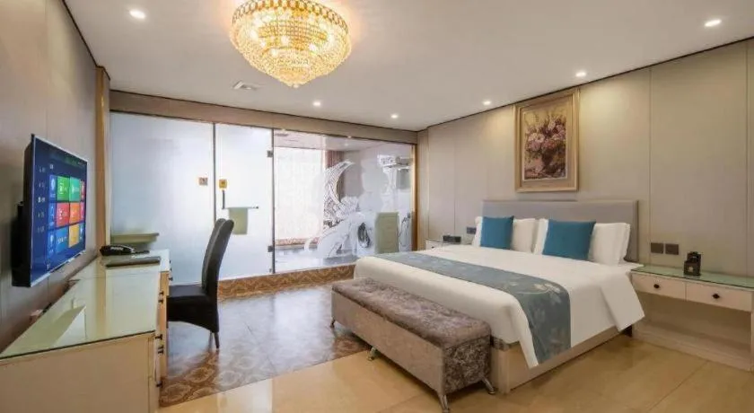 Bed in Aksu Pudong Holiday Hotel