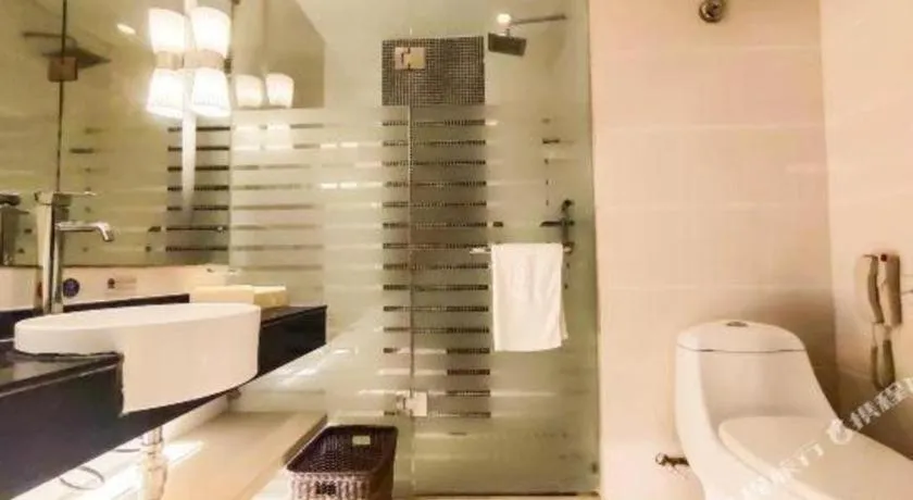 Aksu Pudong Holiday Hotel