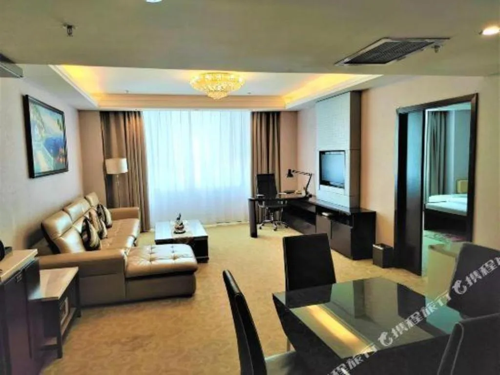 Aksu Pudong Holiday Hotel