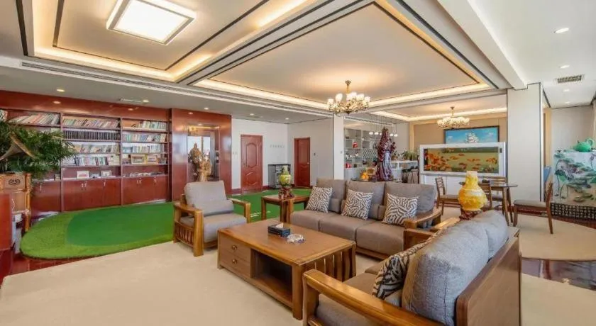 Aksu Pudong Holiday Hotel