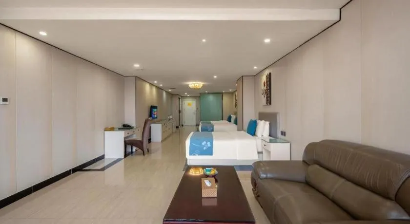 Aksu Pudong Holiday Hotel