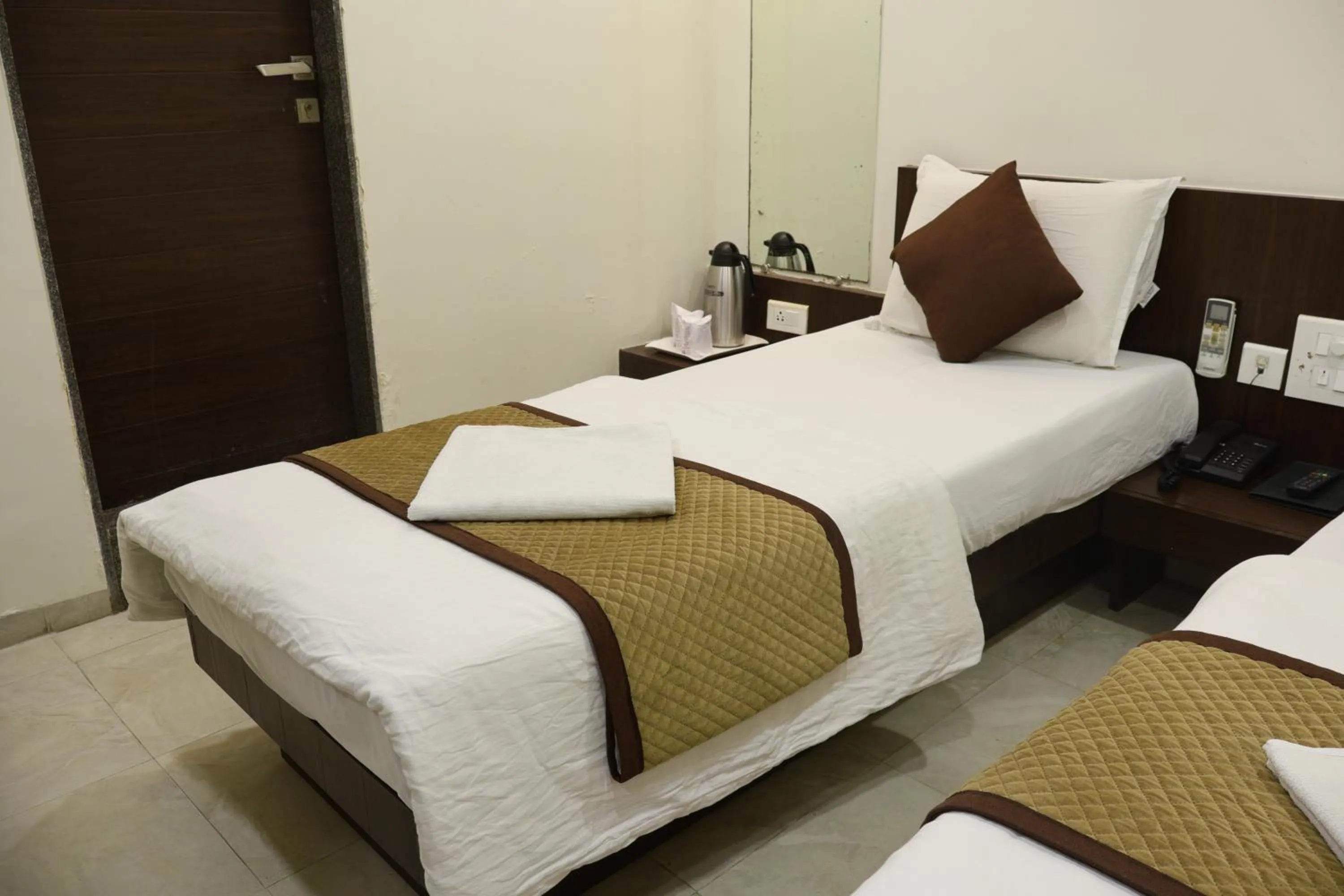 Bedroom, Bed in Hotel Kabir