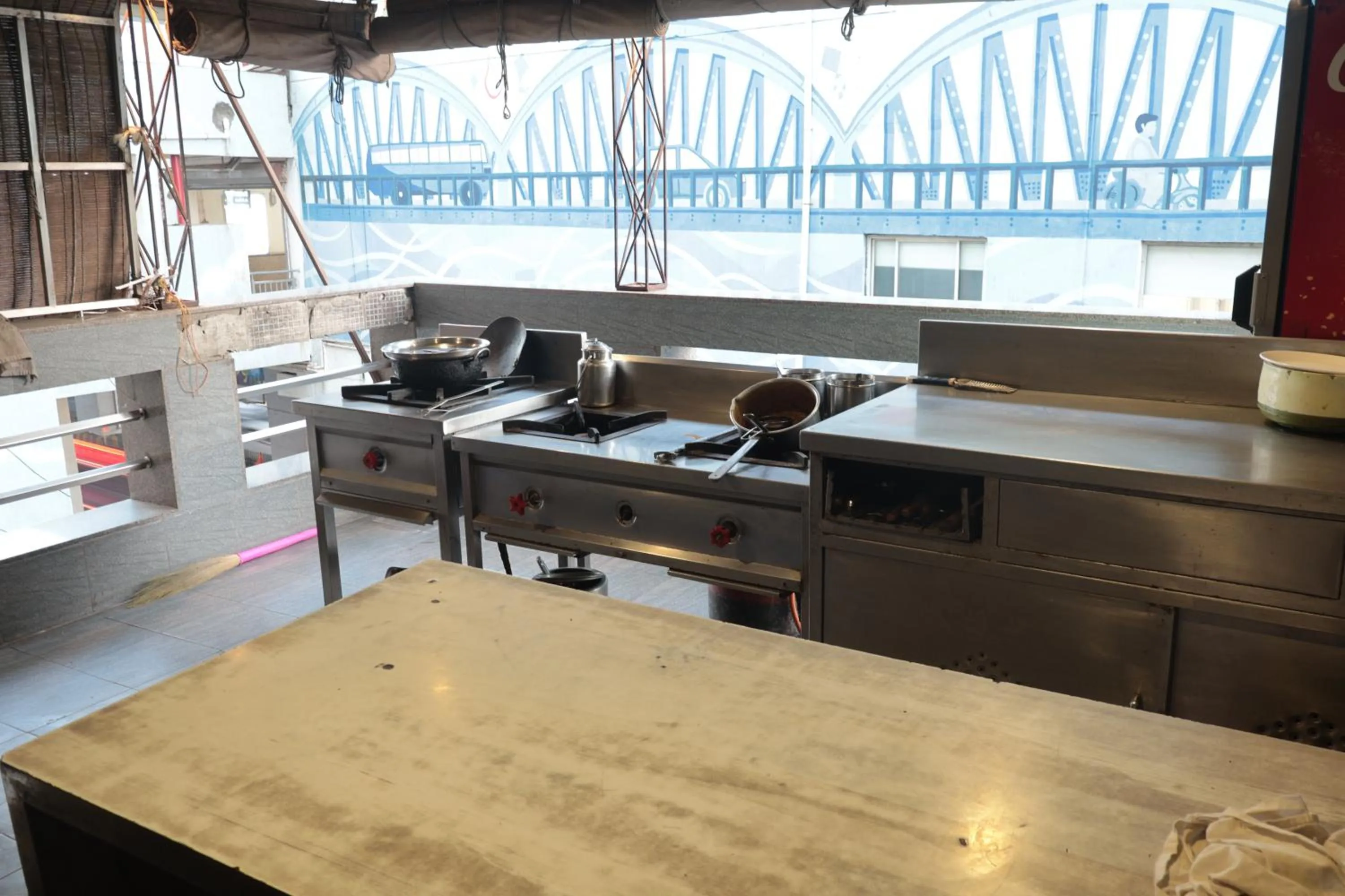 Restaurant/places to eat in Hotel Kabir