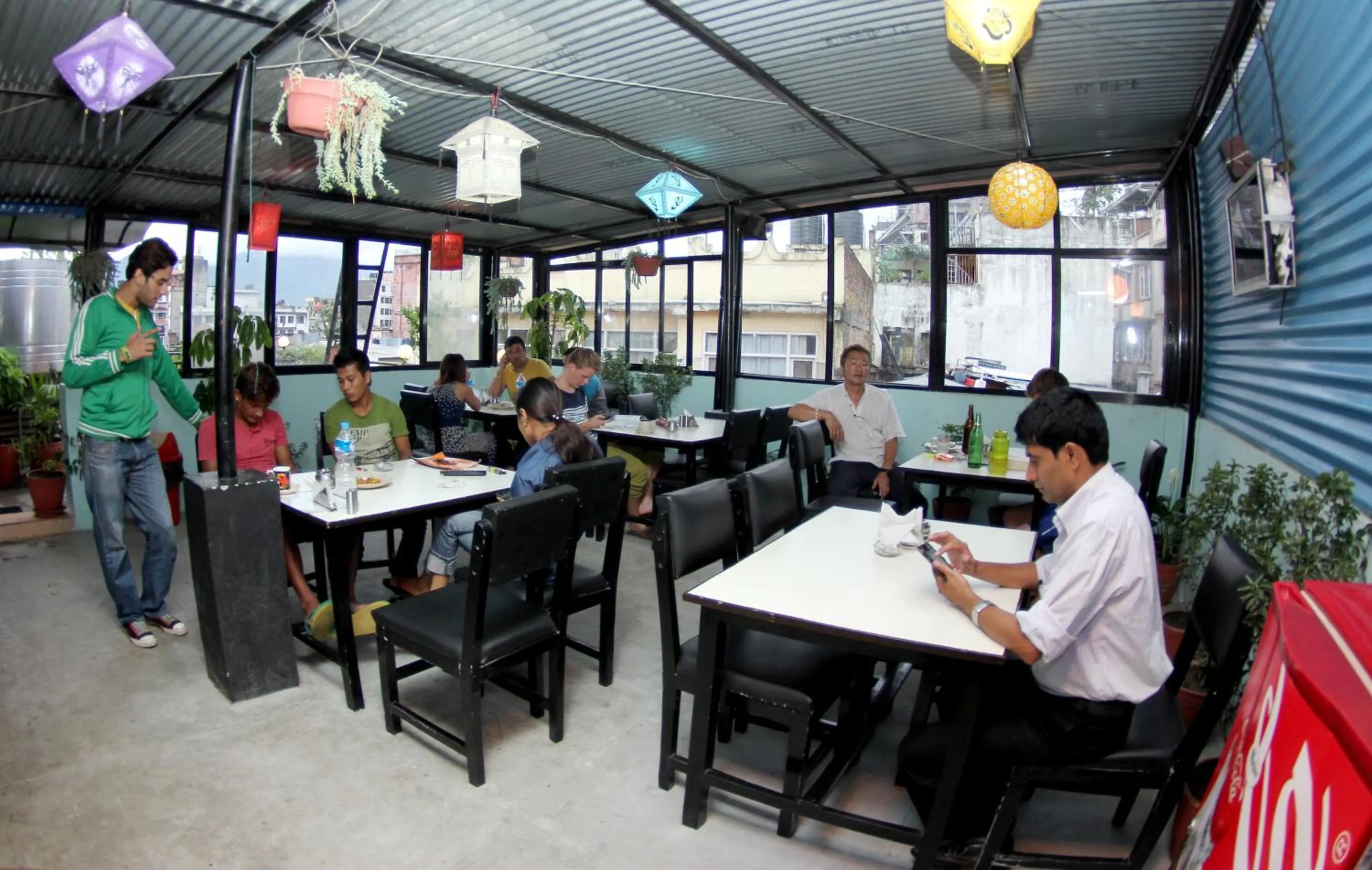 Restaurant/places to eat in Bag Packer's Lodge