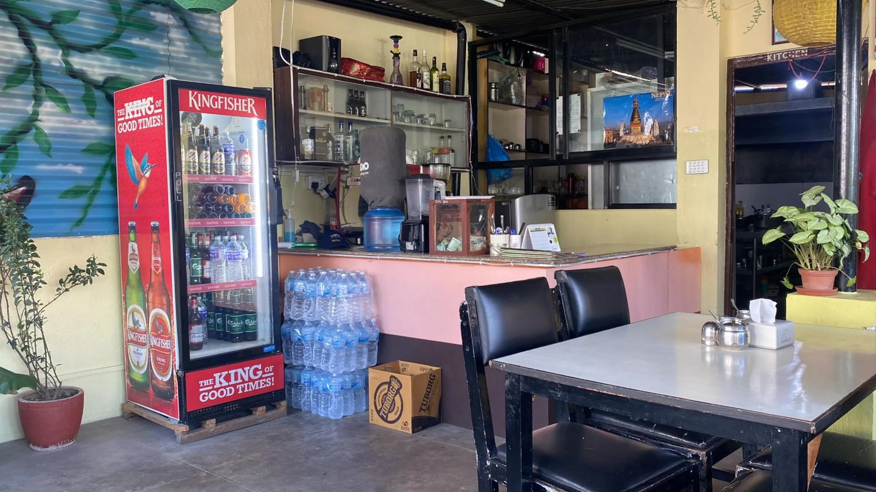 Restaurant/places to eat in Bag Packer's Lodge