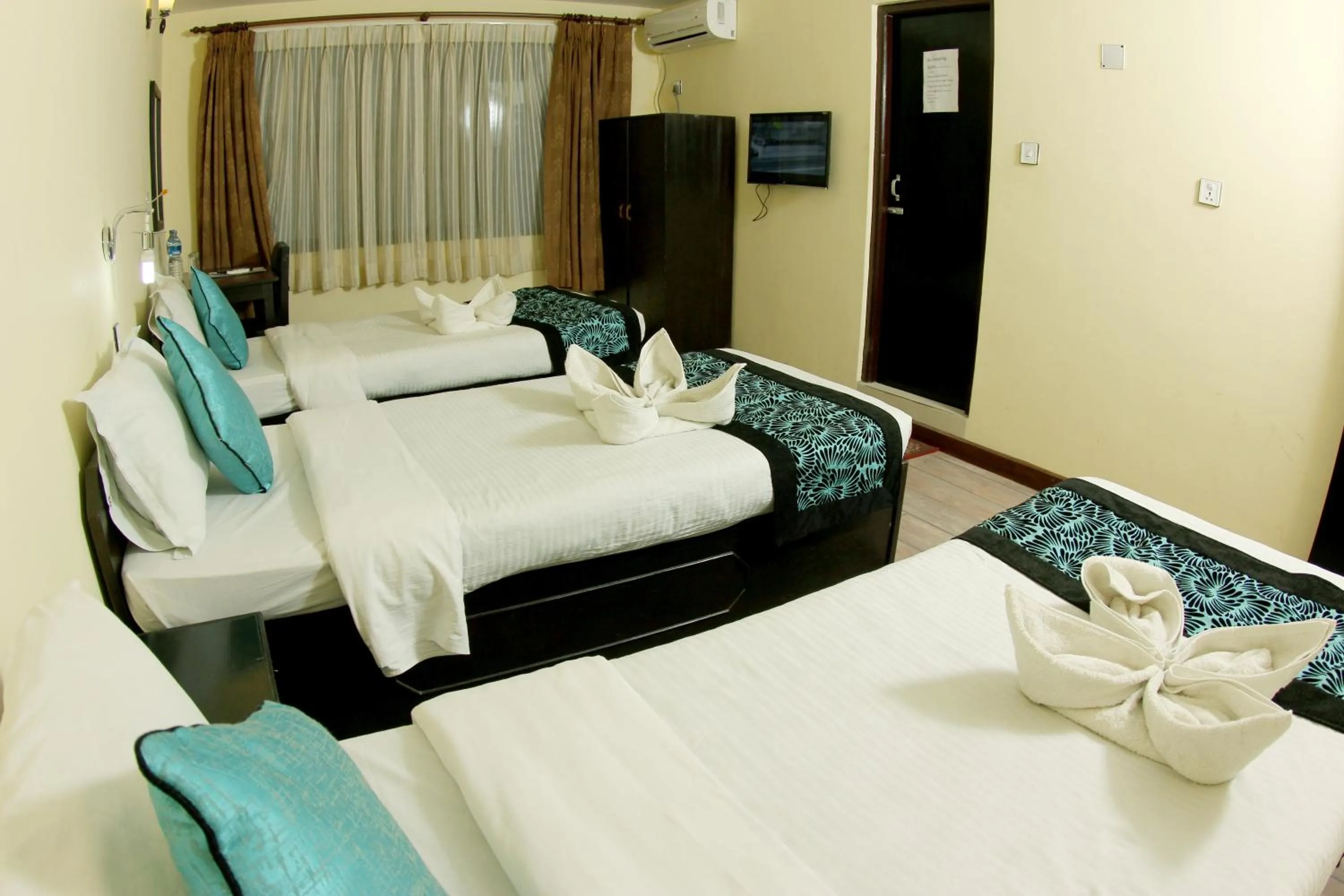 Photo of the whole room in Bag Packer's Lodge